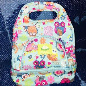 ‼️CLOSING SALE EVERYTHING MUST GO‼️
New like Lily Bloom Owl Lunch bag